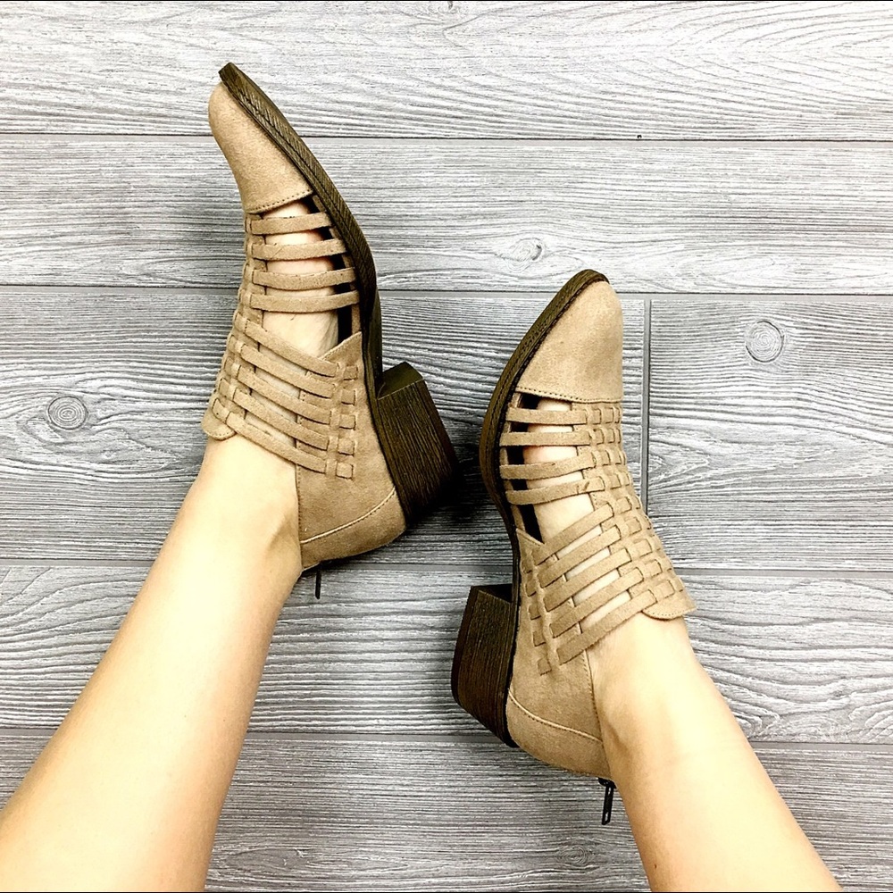 NIB Cut Out Woven Low Profile Heel Ankle Booties - Picture 3 of 4